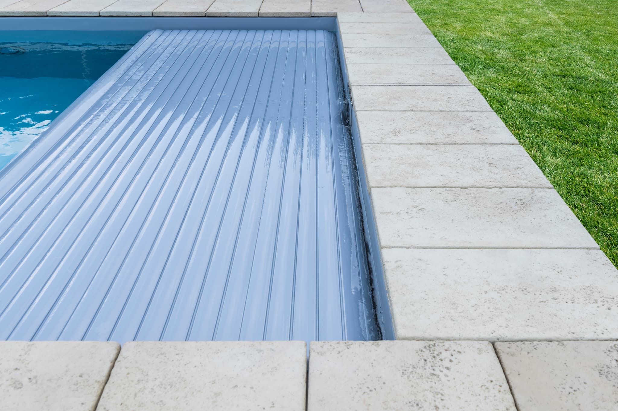 PVC Lamellen: Funktionale Fensterdekoration für jedes Wetter