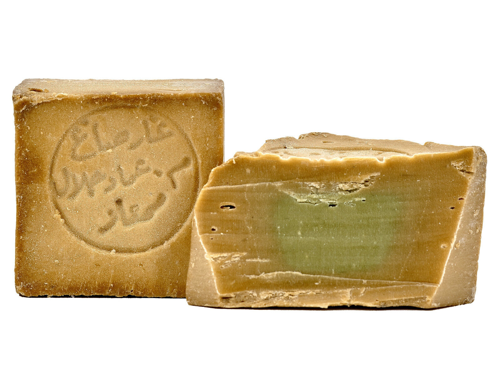 Mit Aleppo Seife von NATURHAUS GmbH die Natur respektieren und dabei höchste Pflegequalität genießen – für Menschen, die draußen Zeit in der Natur schätzen