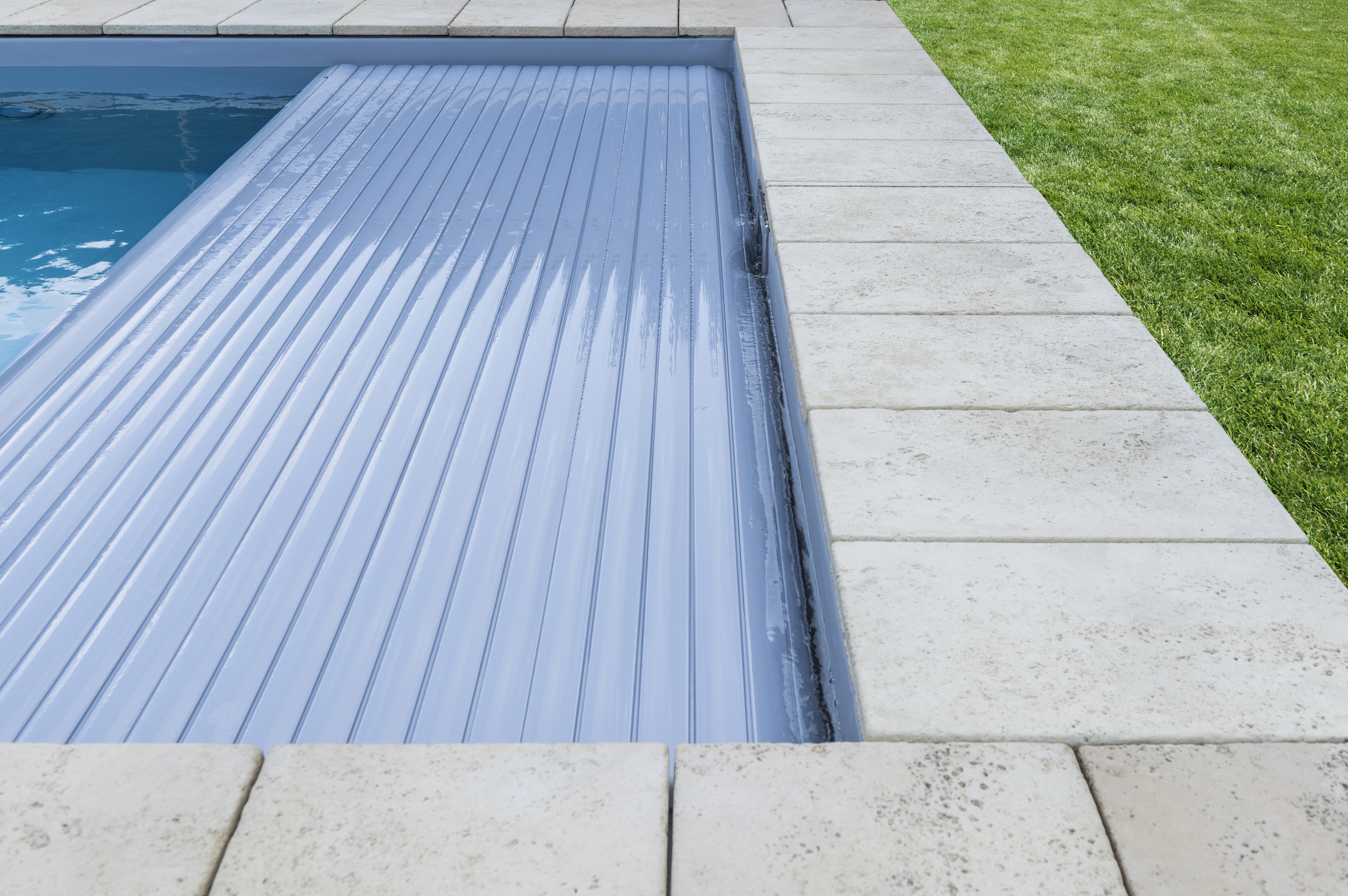 PVC Lamellen: Funktionale Fensterdekoration für jedes Wetter