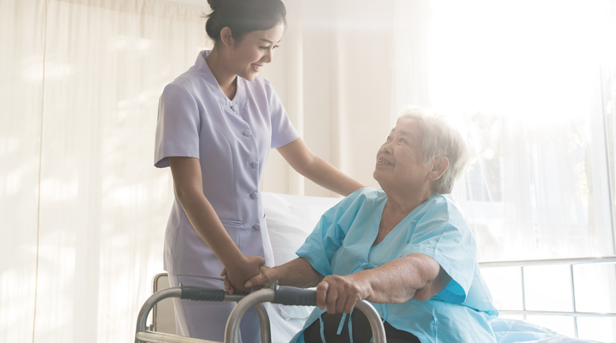 Pflegedienst gründen und Angehörigenpflege: Eine harmonische Zusammenarbeit